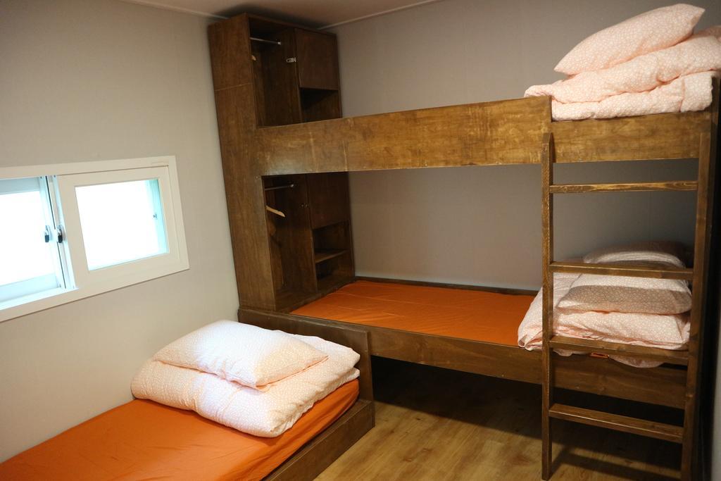 Zzzip Guesthouse In Hongdae Seoul Luaran gambar