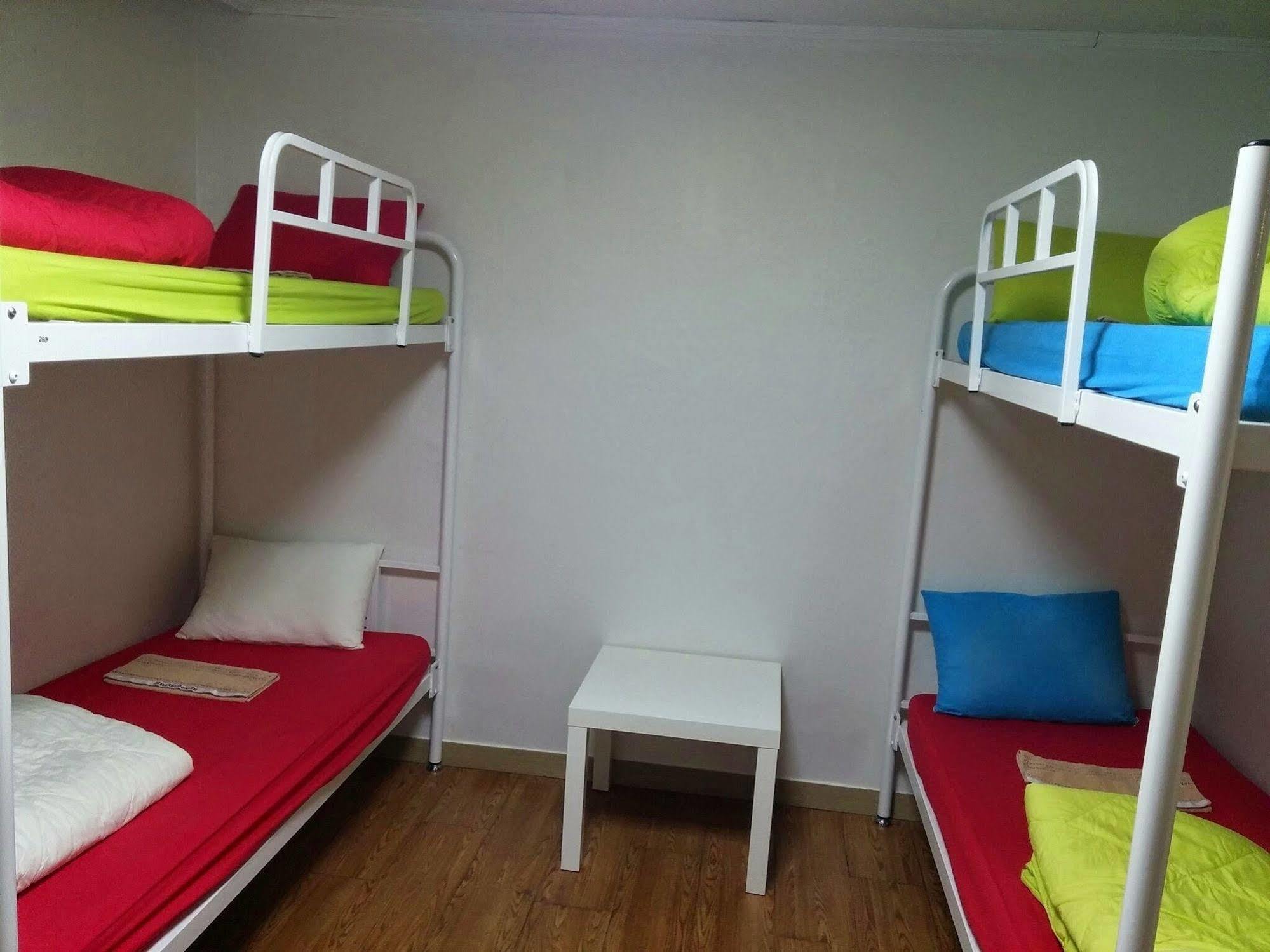 Zzzip Guesthouse In Hongdae Seoul Luaran gambar