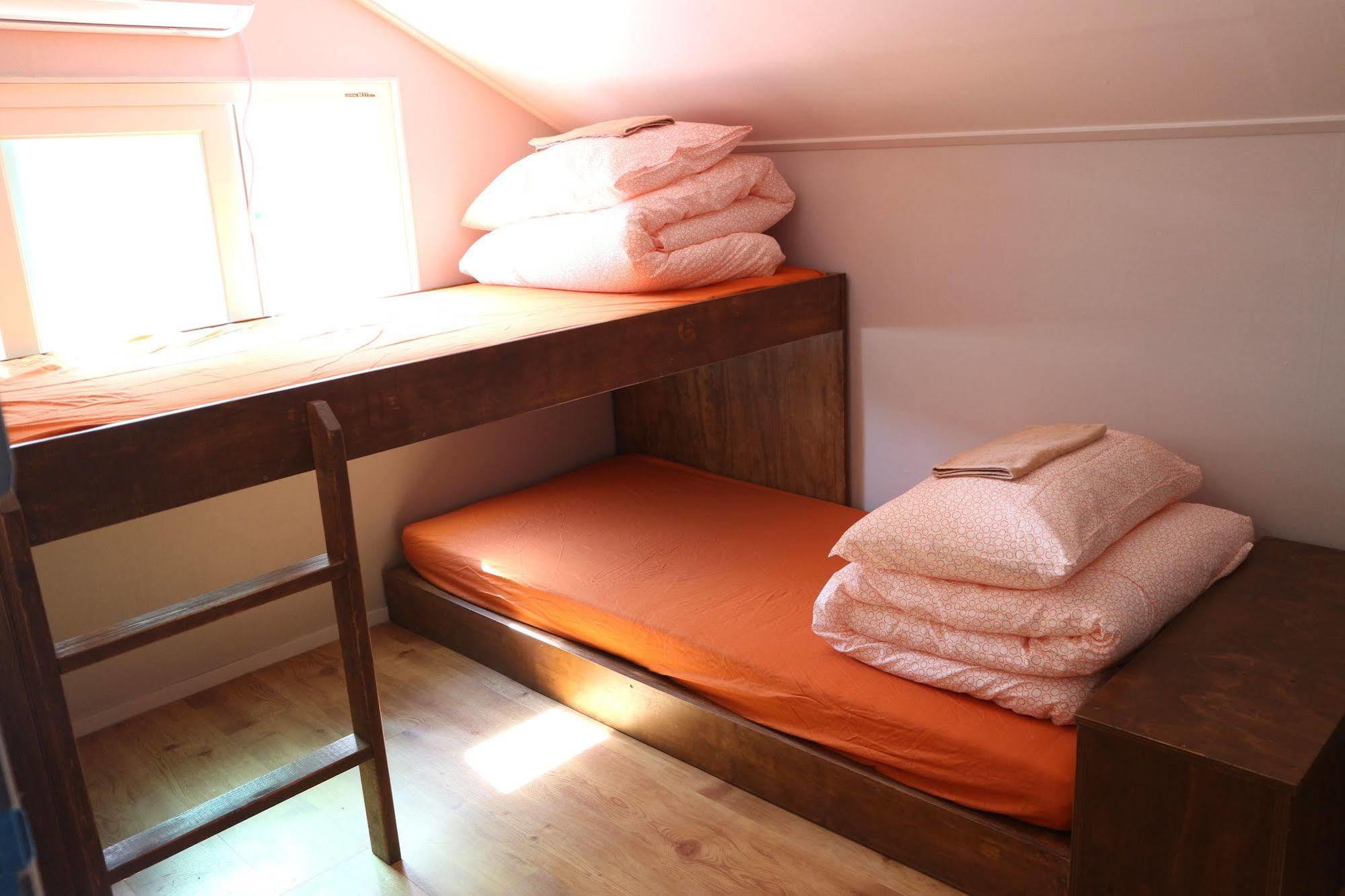 Zzzip Guesthouse In Hongdae Seoul Luaran gambar